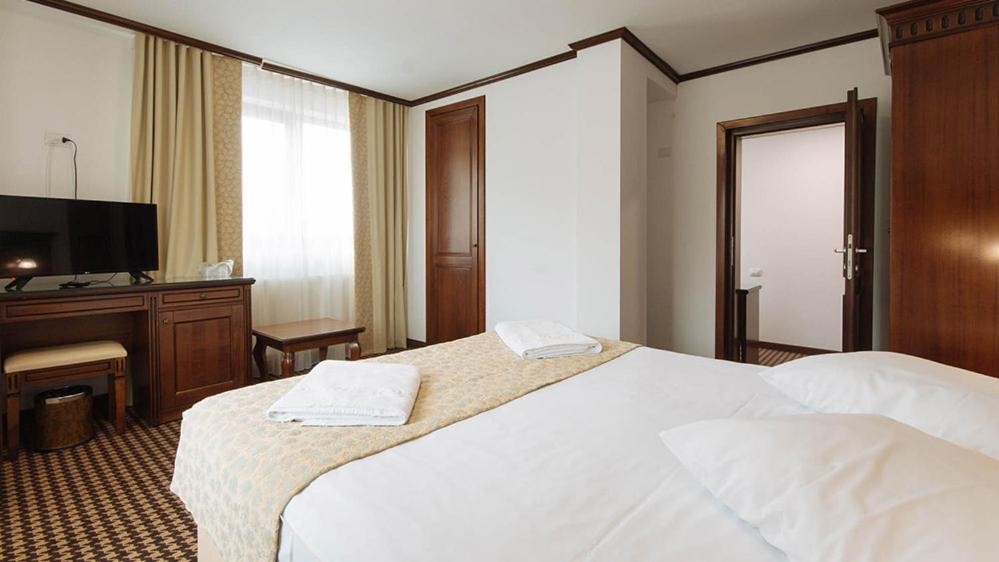 Hotel Alpin Rarau Кимпулунг-Молдовенеск Екстер'єр фото
