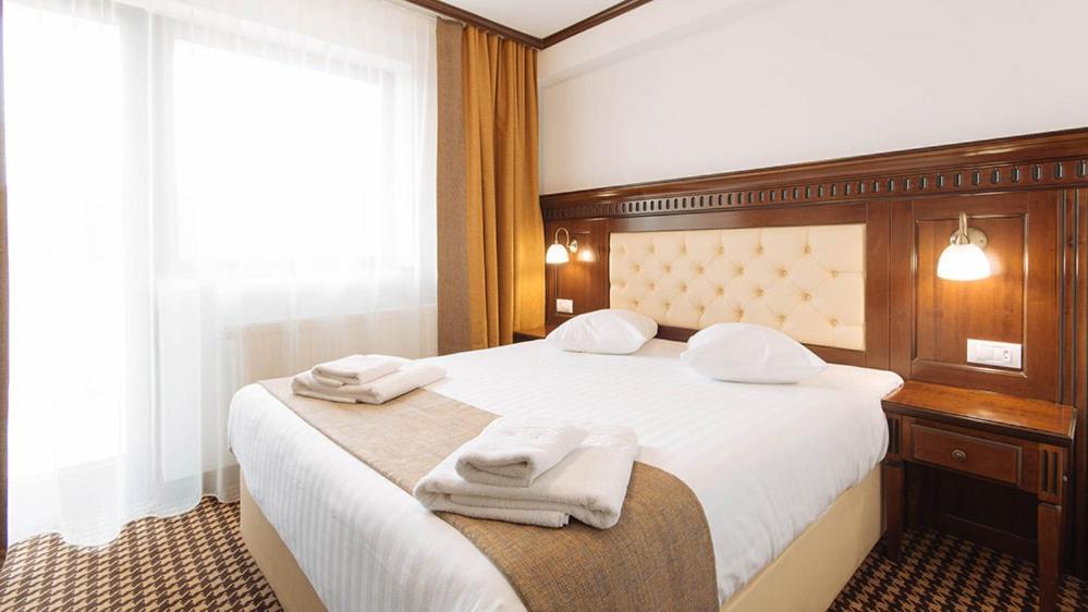 Hotel Alpin Rarau Кимпулунг-Молдовенеск Екстер'єр фото