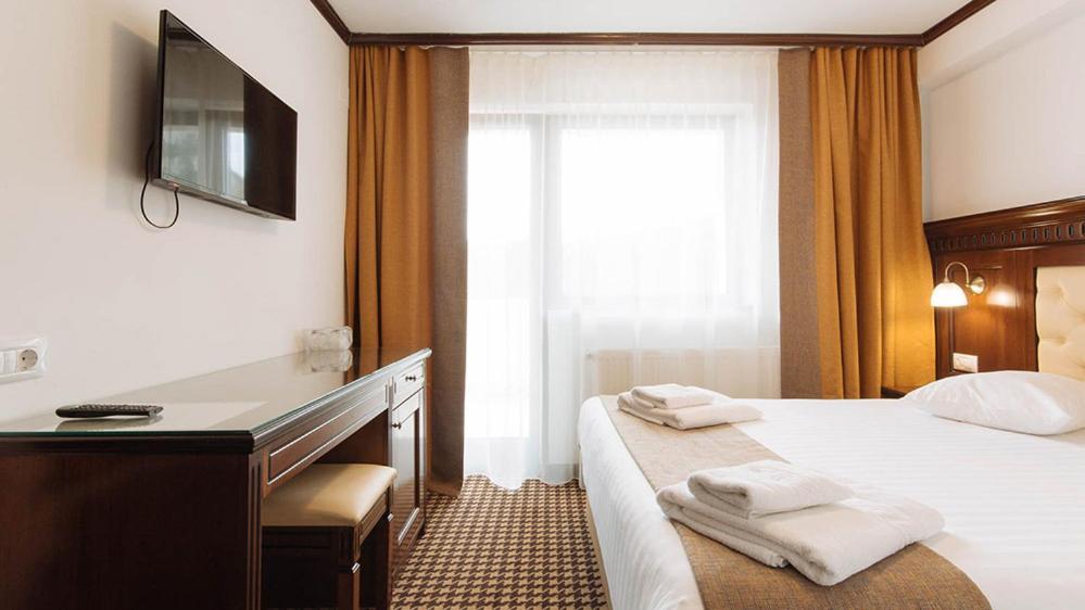 Hotel Alpin Rarau Кимпулунг-Молдовенеск Екстер'єр фото