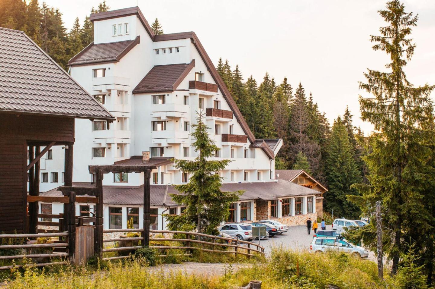 Hotel Alpin Rarau Кимпулунг-Молдовенеск Екстер'єр фото
